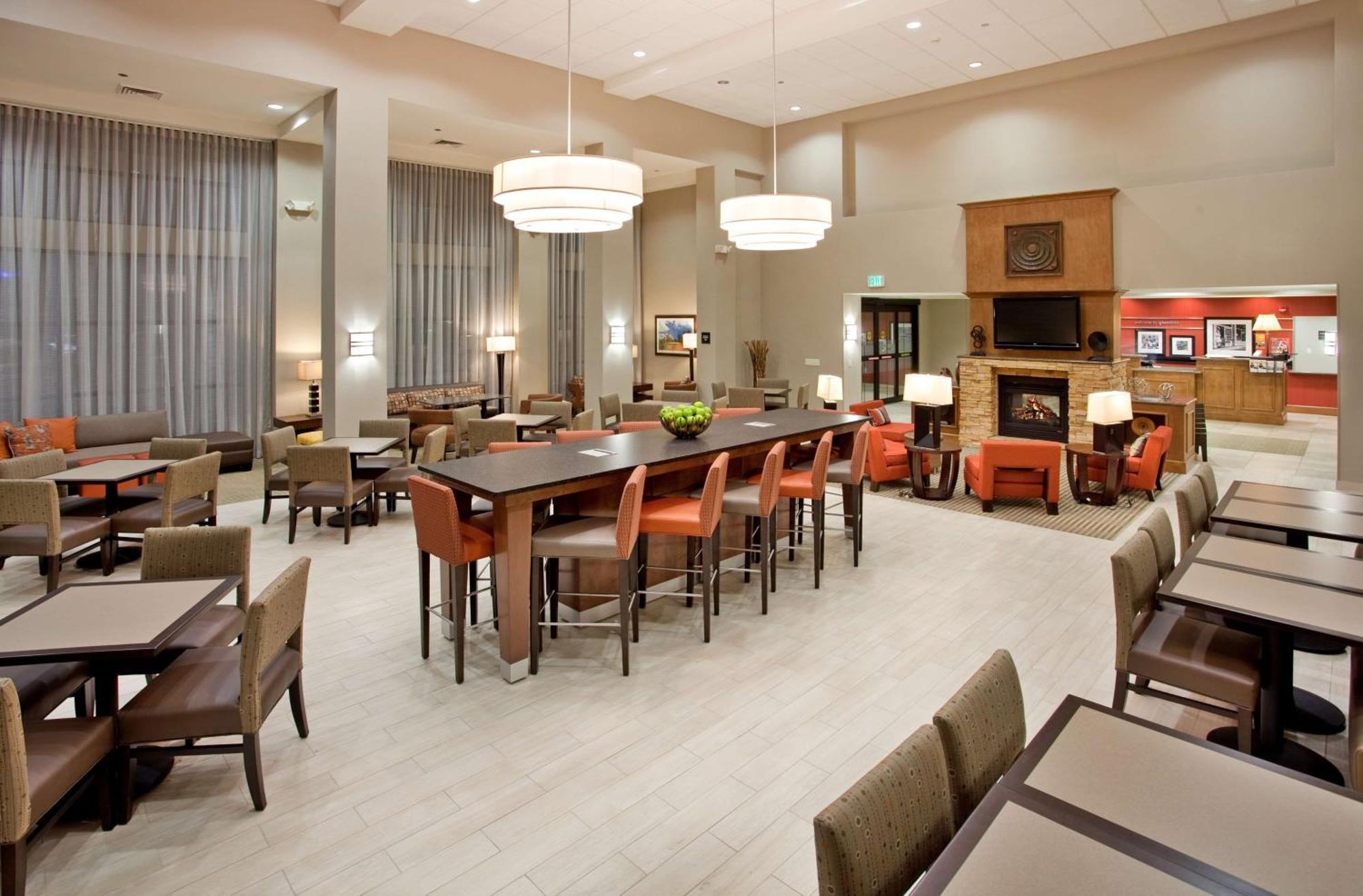 Hampton Inn & Suites Phoenix Glendale-Westgate Екстериор снимка